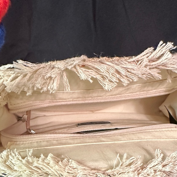 NWT Circus by Sam Edelman Beige Bag with Red Embroidery “Almost Perfect” NWT - Picture 8 of 8
